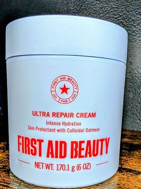 FIRST AID BEAUTY Ultra Repair Cream